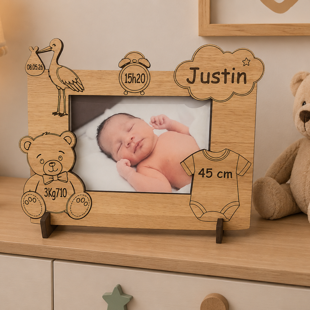 Cadre photo naissance personnalisé en bois avec prénom et photo bébé